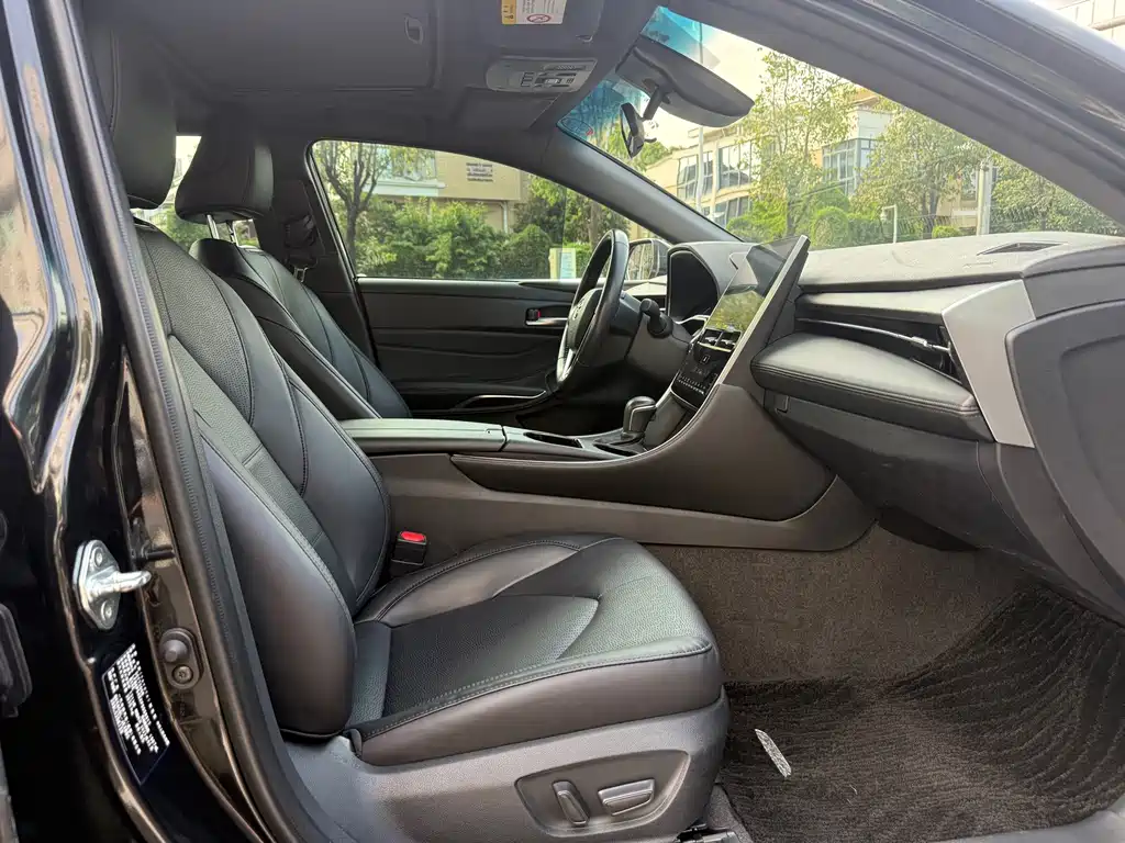 Toyota Avalon — миниатюра 10