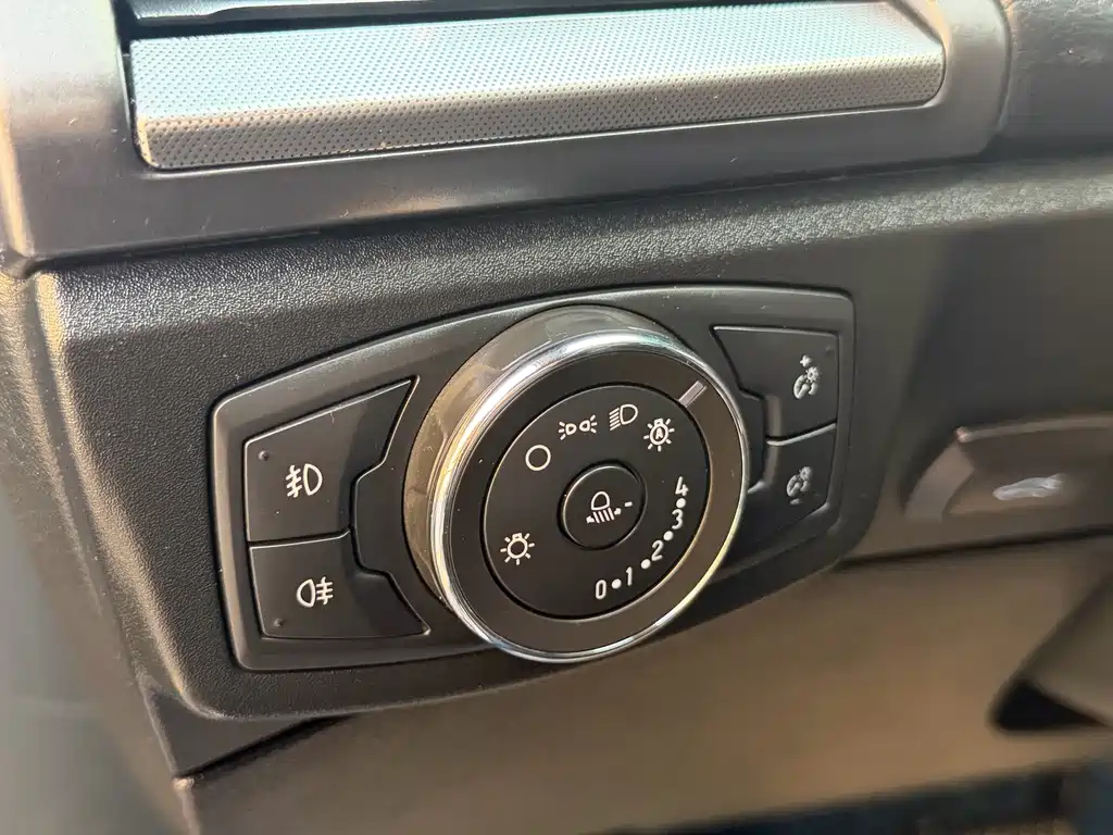 Ford Mondeo — миниатюра 10