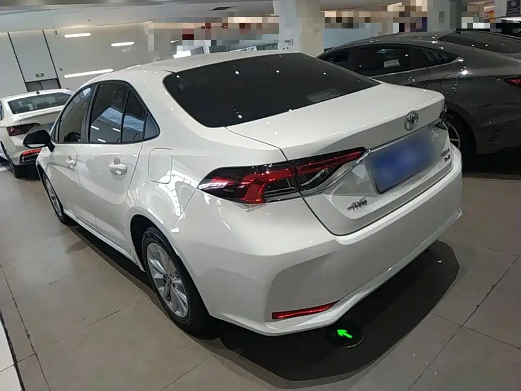 Toyota Corolla — миниатюра 5