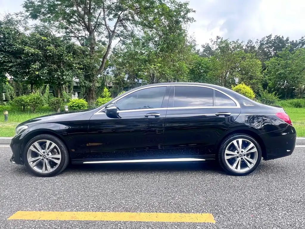 Mercedes-Benz C-Class — миниатюра 8