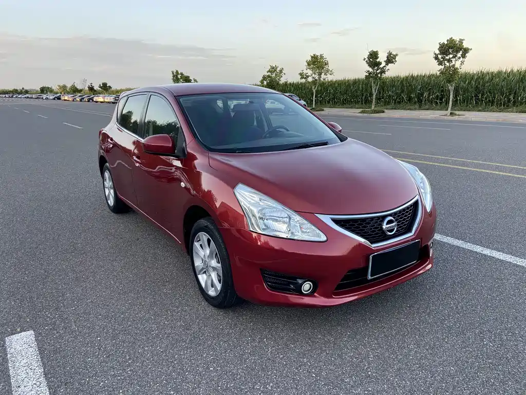 Nissan Tiida — миниатюра 3