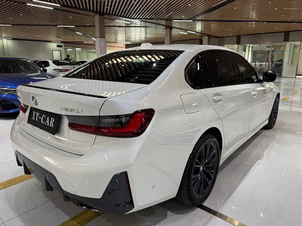 BMW 3 Series 2023 — фото 10