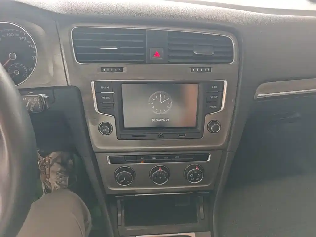Volkswagen Golf — миниатюра 13