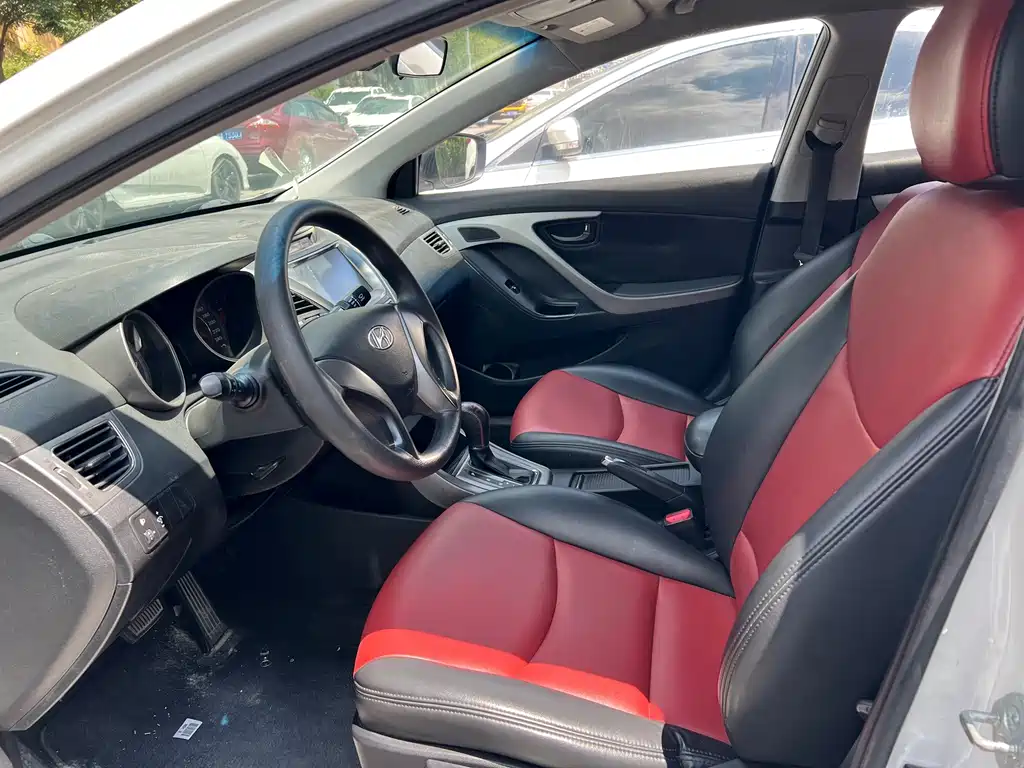 Hyundai Elantra Langdong — миниатюра 4