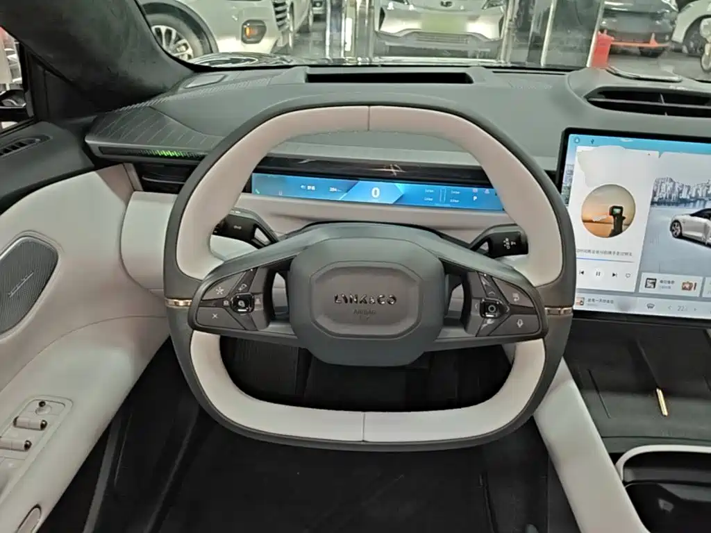 Lynk & Co Z10 — миниатюра 11