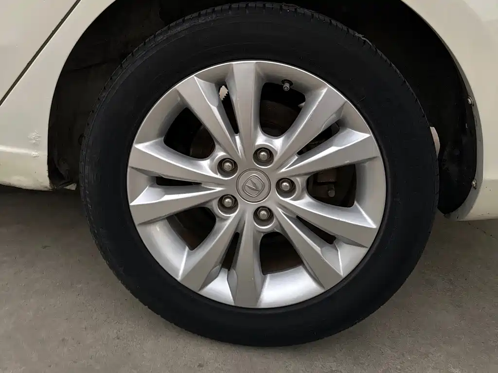 Changan Eado — миниатюра 7