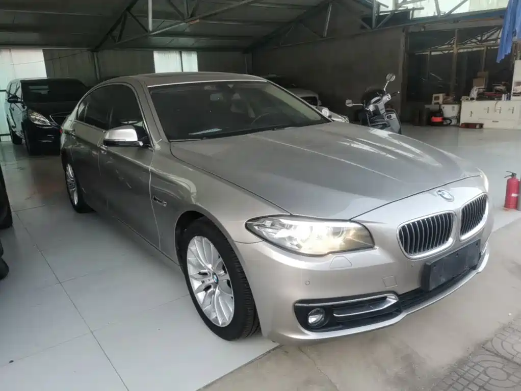 BMW 5 Series — миниатюра 4