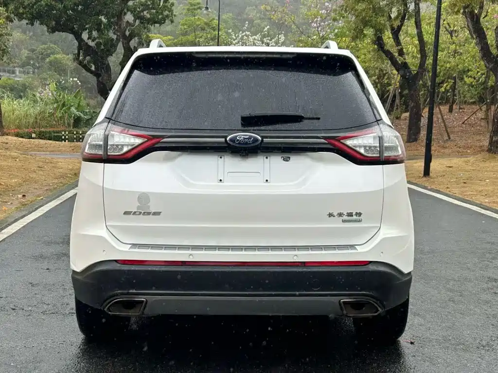 Ford Edge — миниатюра 8