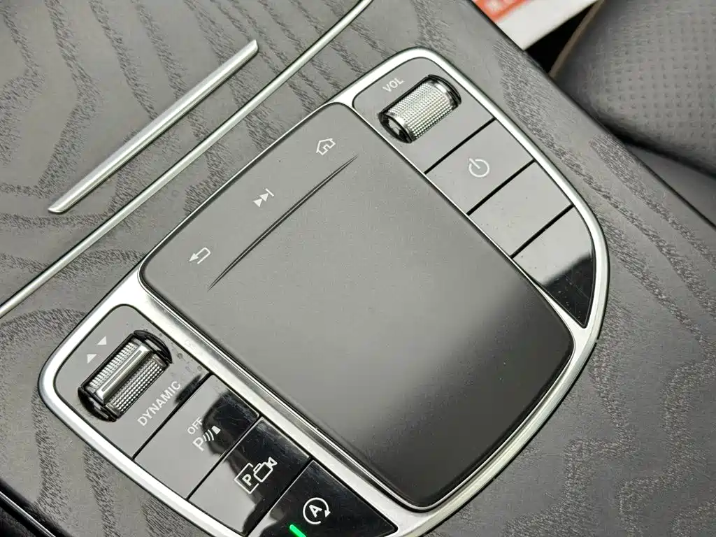 Mercedes-Benz C-Class — миниатюра 9