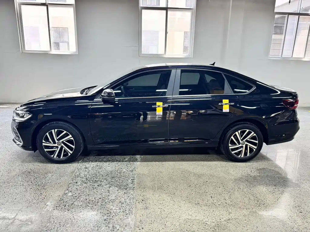Volkswagen Lavida — миниатюра 2