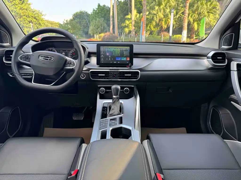 Geely Binyue — миниатюра 9