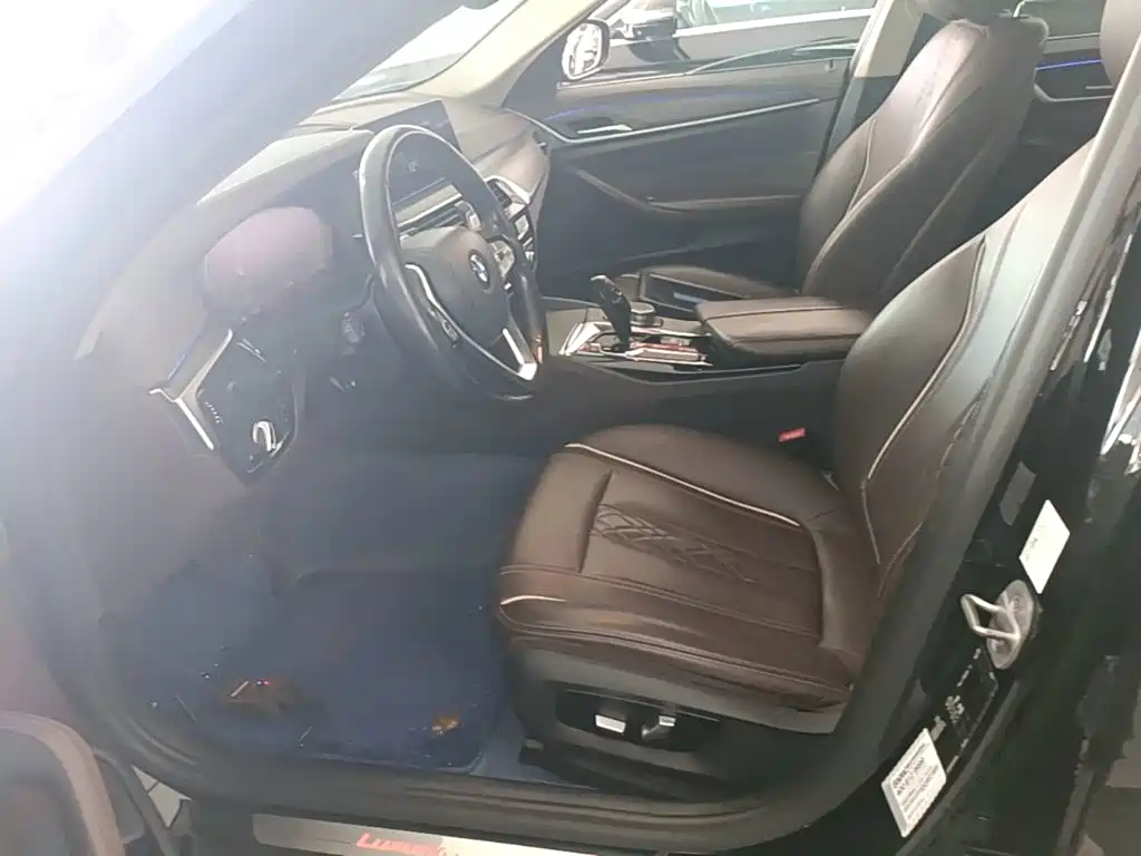 BMW 5 Series — миниатюра 15