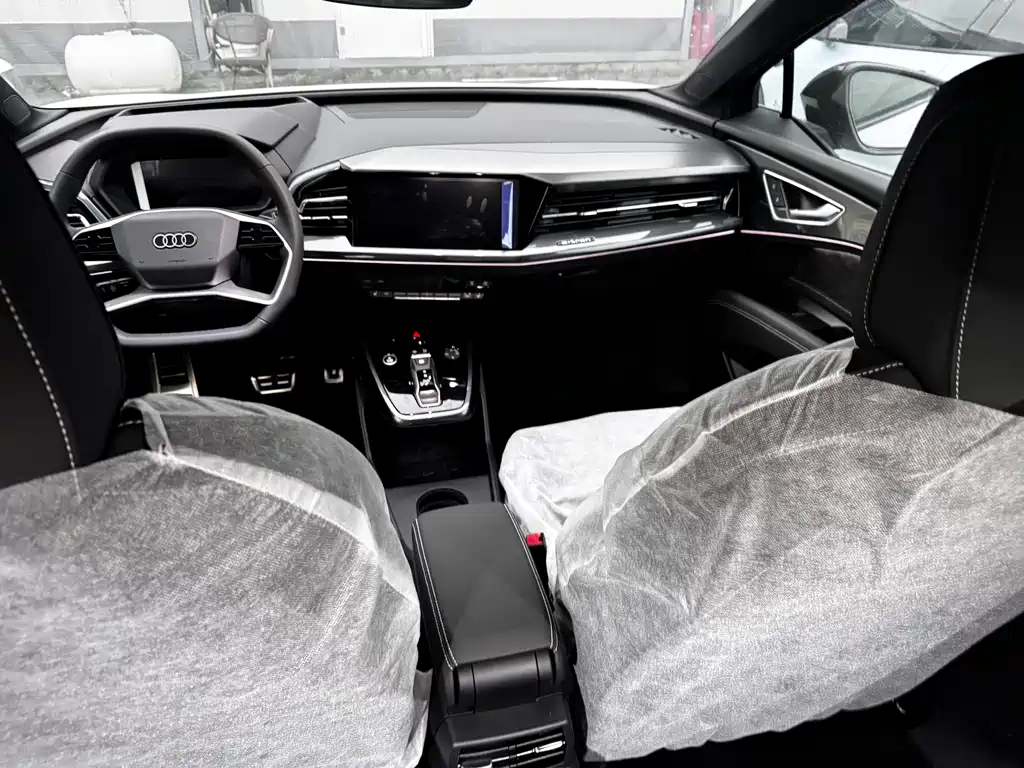 Audi Q5 e-tron - фото 9