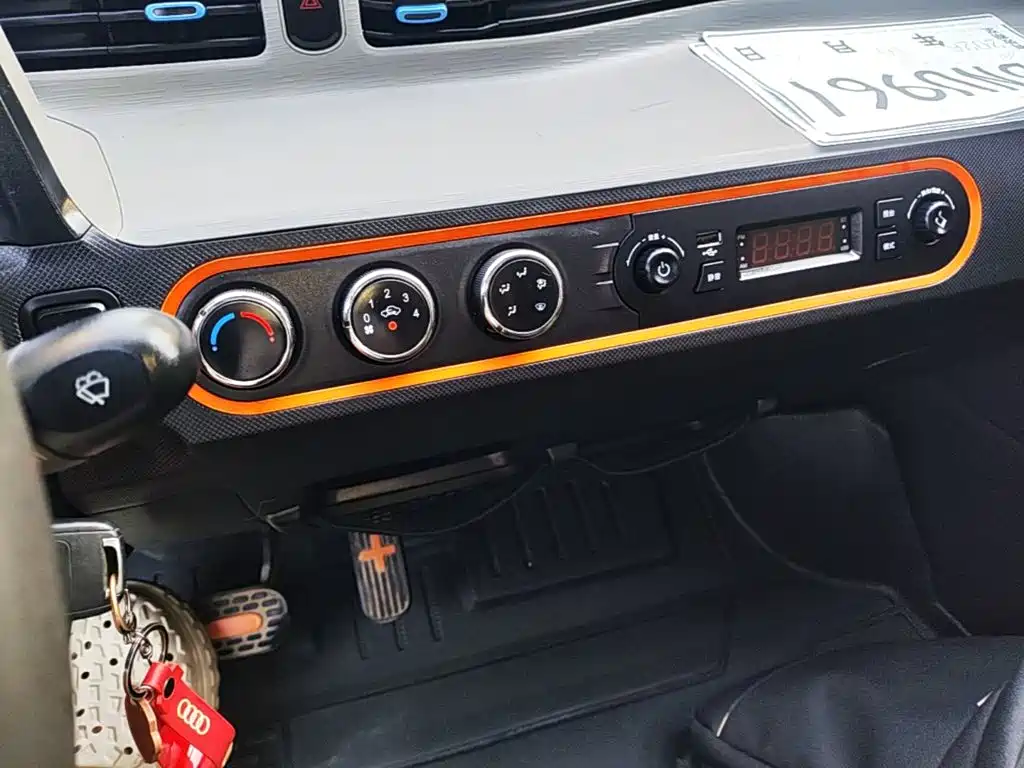 Wuling MINIEV — миниатюра 13