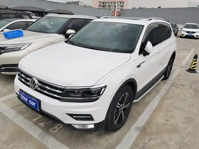 VOLKSWAGEN TIGUAN L 2017