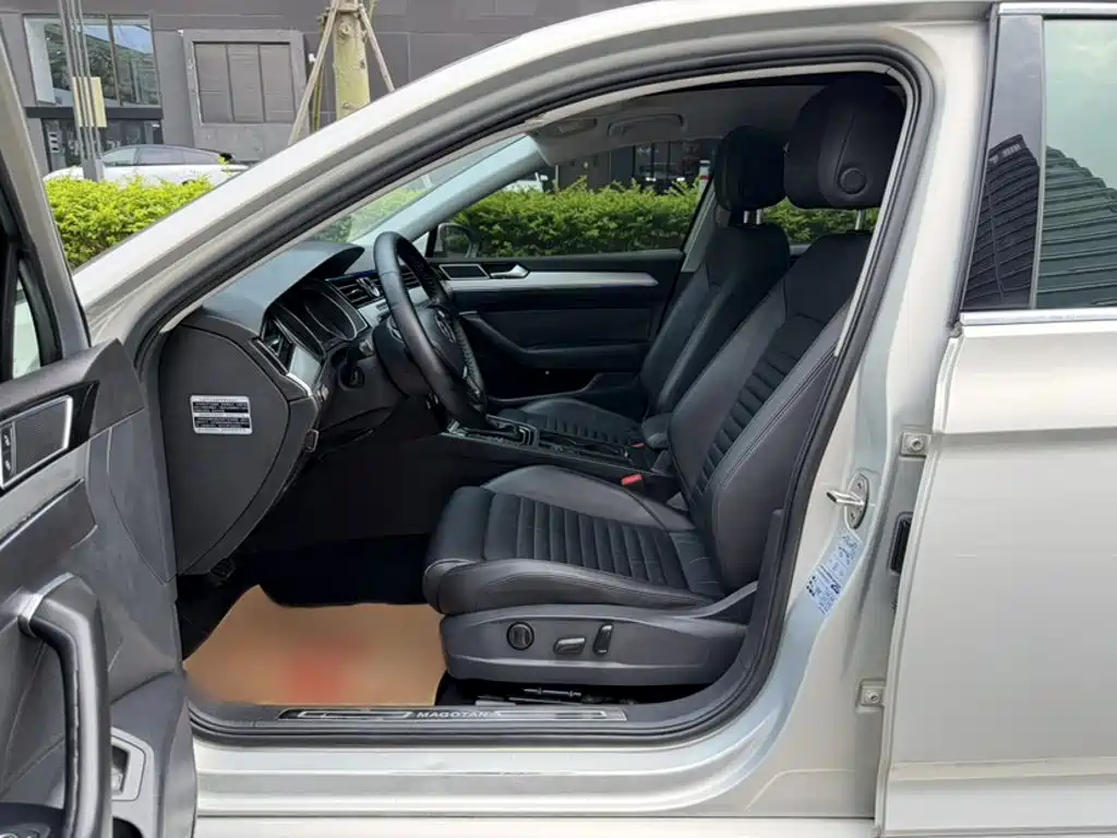 Volkswagen Magotan 2017 330TSI DSG Lead