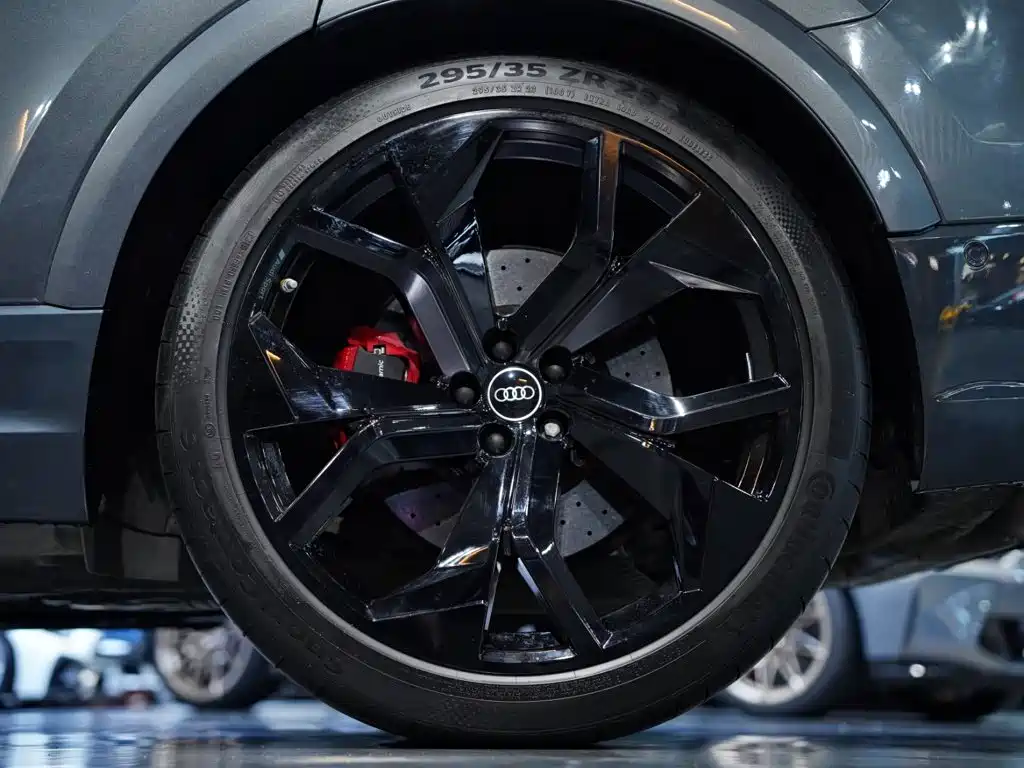 Audi RS Q8 — миниатюра 3