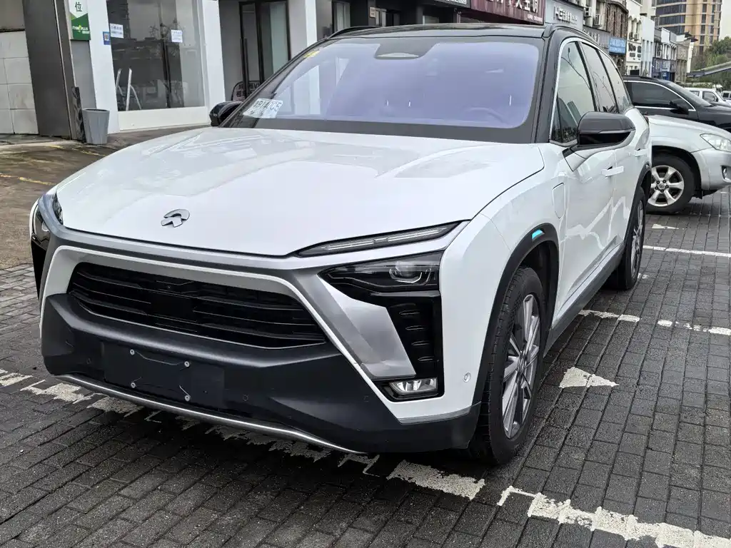Nio ES8 2021