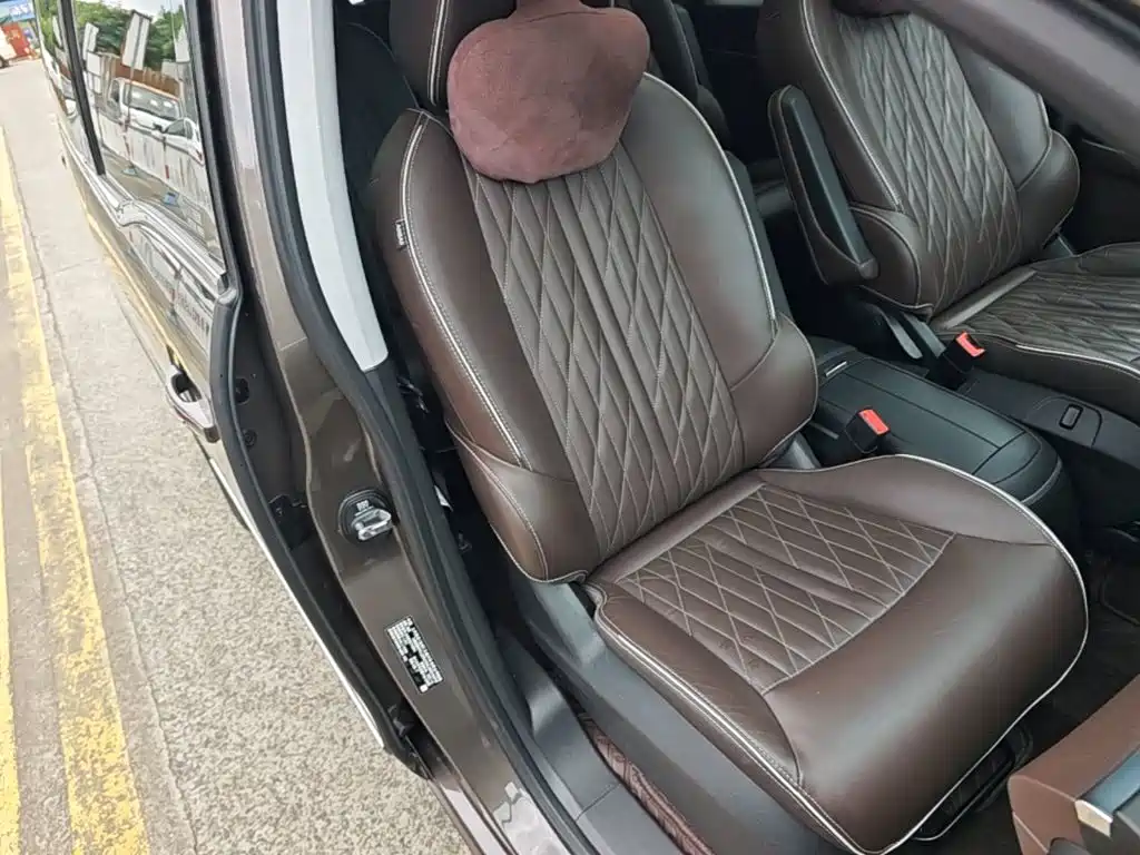 Buick GL8 — миниатюра 25
