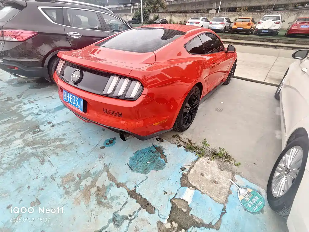 Ford Mustang — миниатюра 7