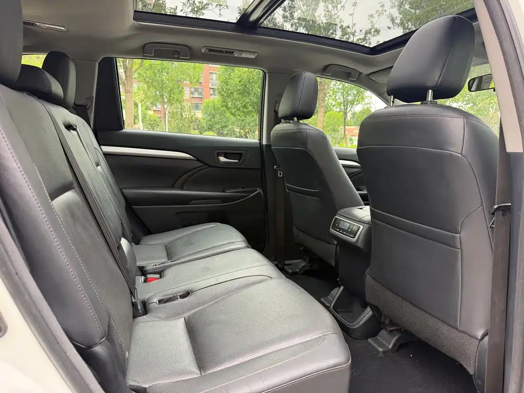 Toyota Highlander — миниатюра 17