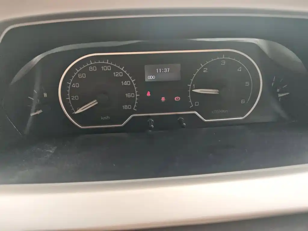 MAXUS V80 — миниатюра 4