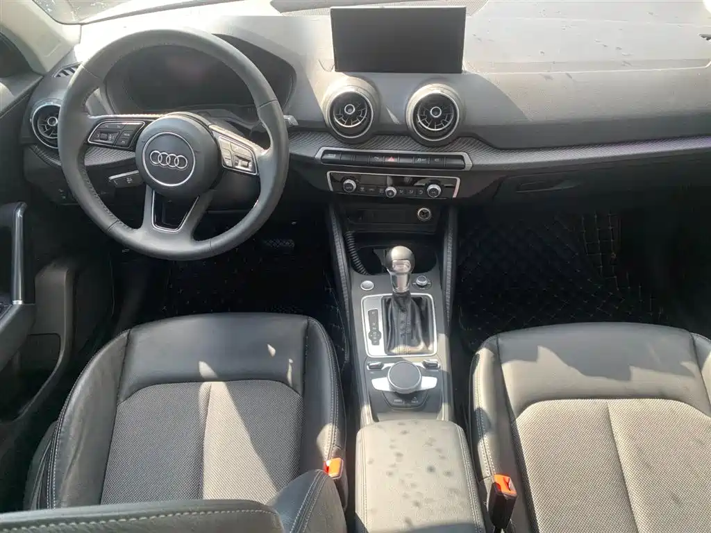 Audi Q2L e-tron 2019 Q2L e-tron Smart
