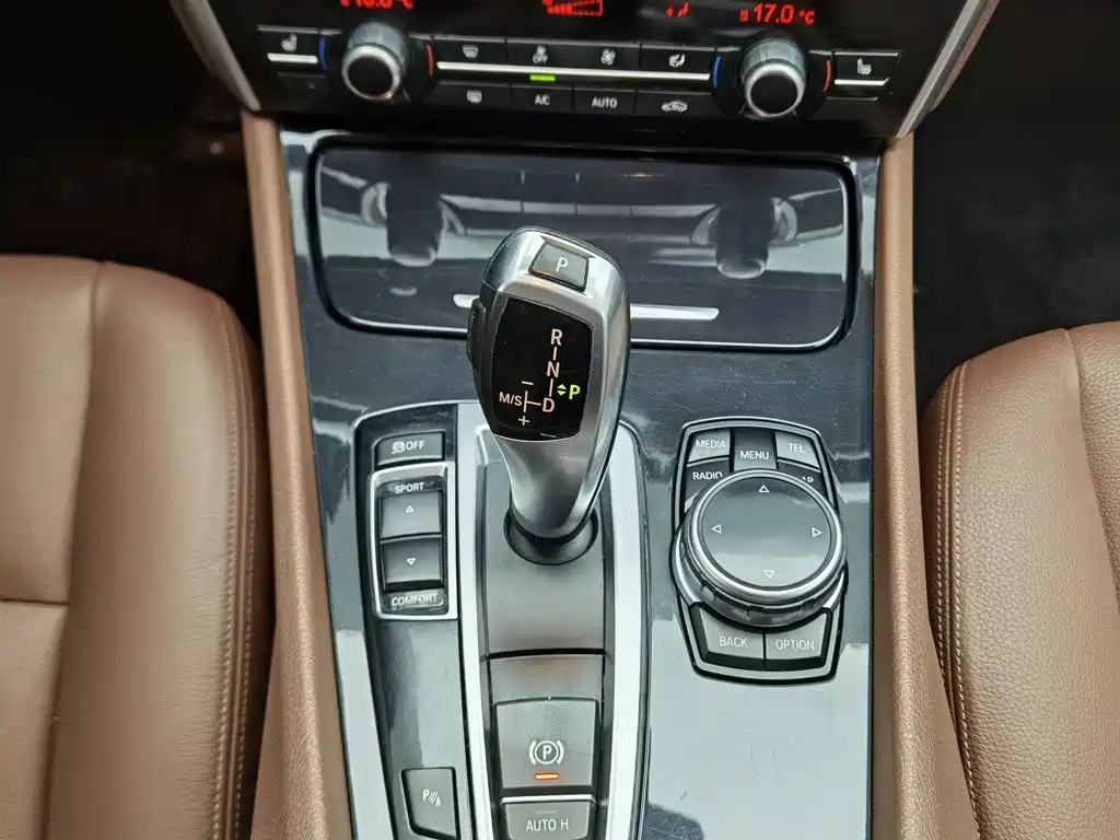 BMW 5 Series GT — миниатюра 13