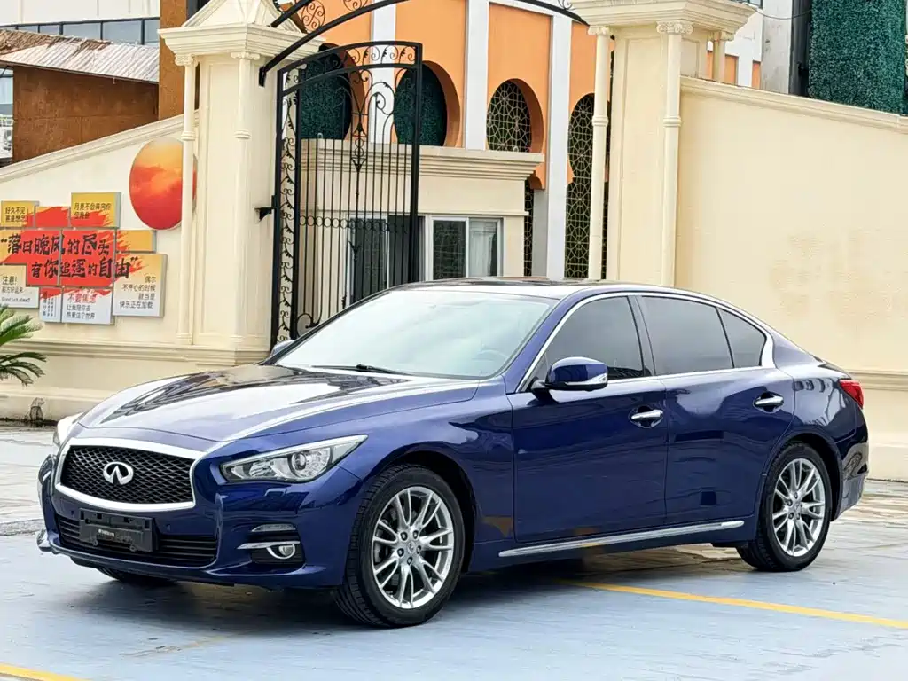 Infiniti Q50L