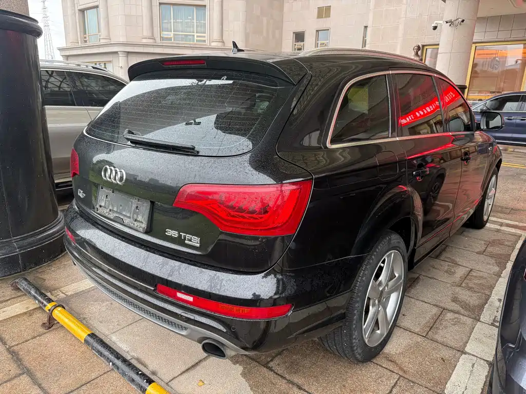 Audi Q7 — миниатюра 5