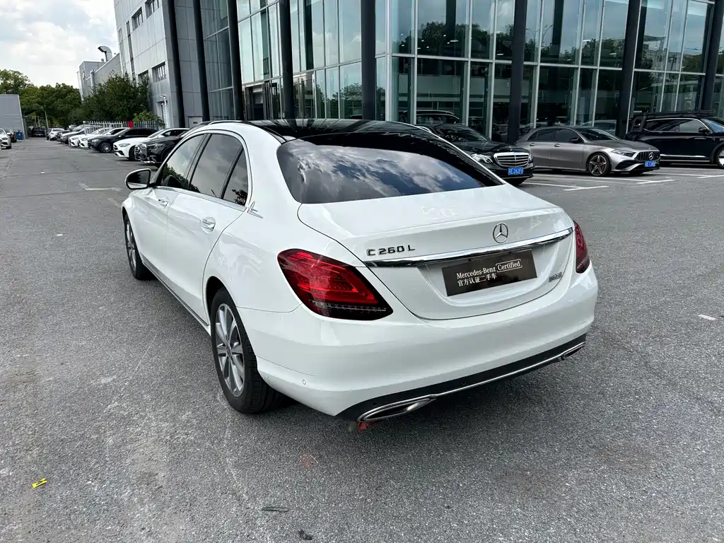 Mercedes-Benz C-Class — миниатюра 16