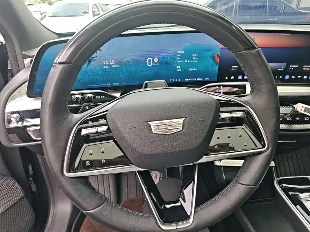 Cadillac Lyriq — миниатюра 11