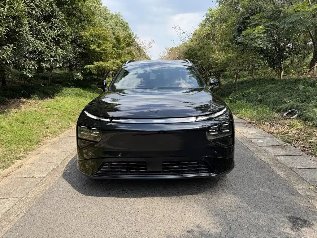 XPeng G9 — миниатюра 2