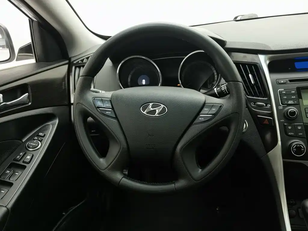 Hyundai Sonata — миниатюра 11
