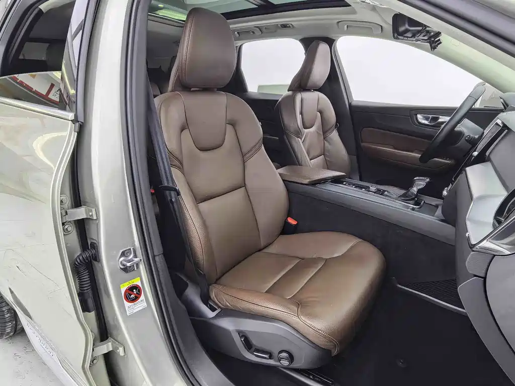 Volvo XC60 — миниатюра 16