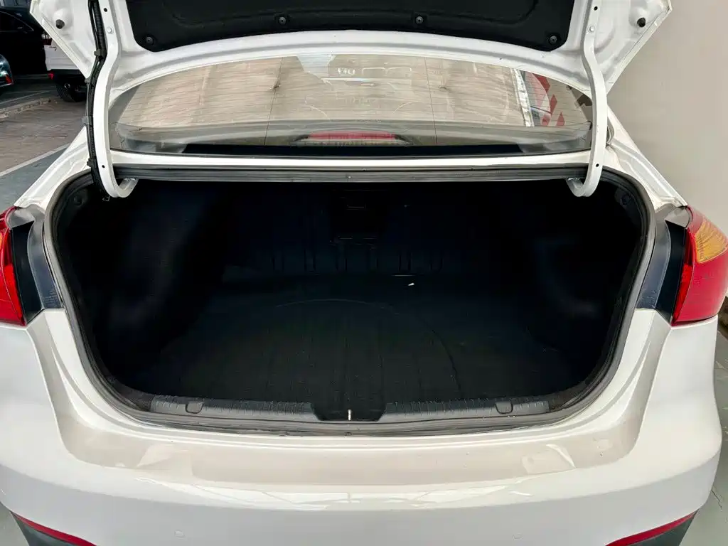 Kia K3 — миниатюра 15