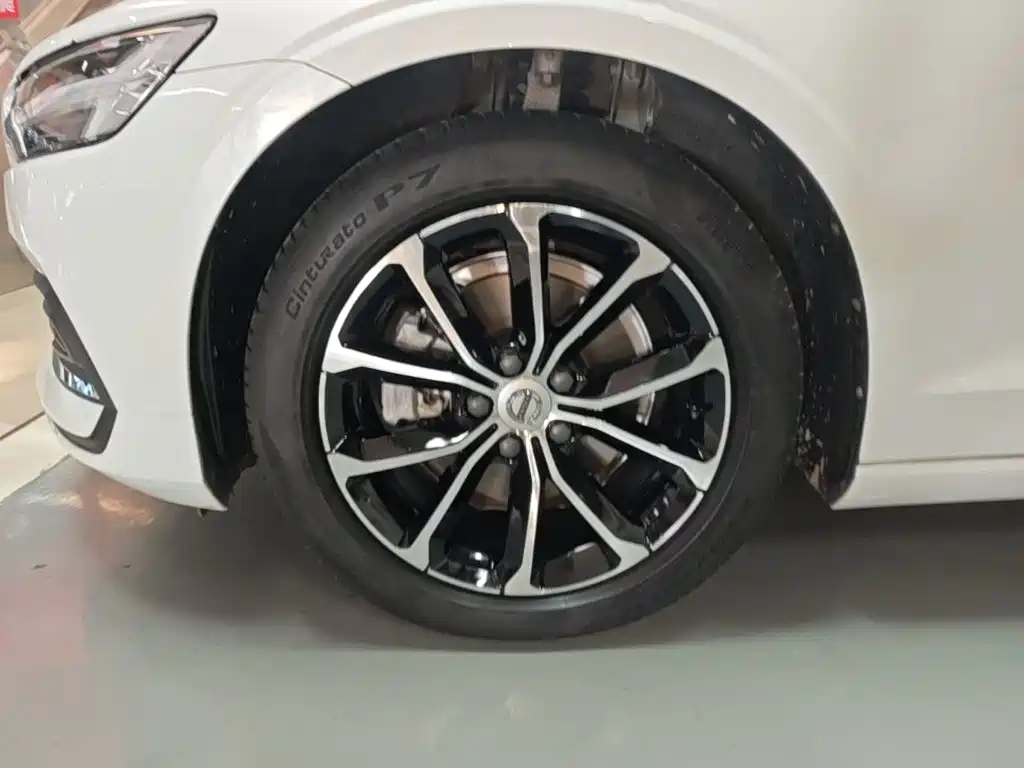 Volvo S60 — миниатюра 23