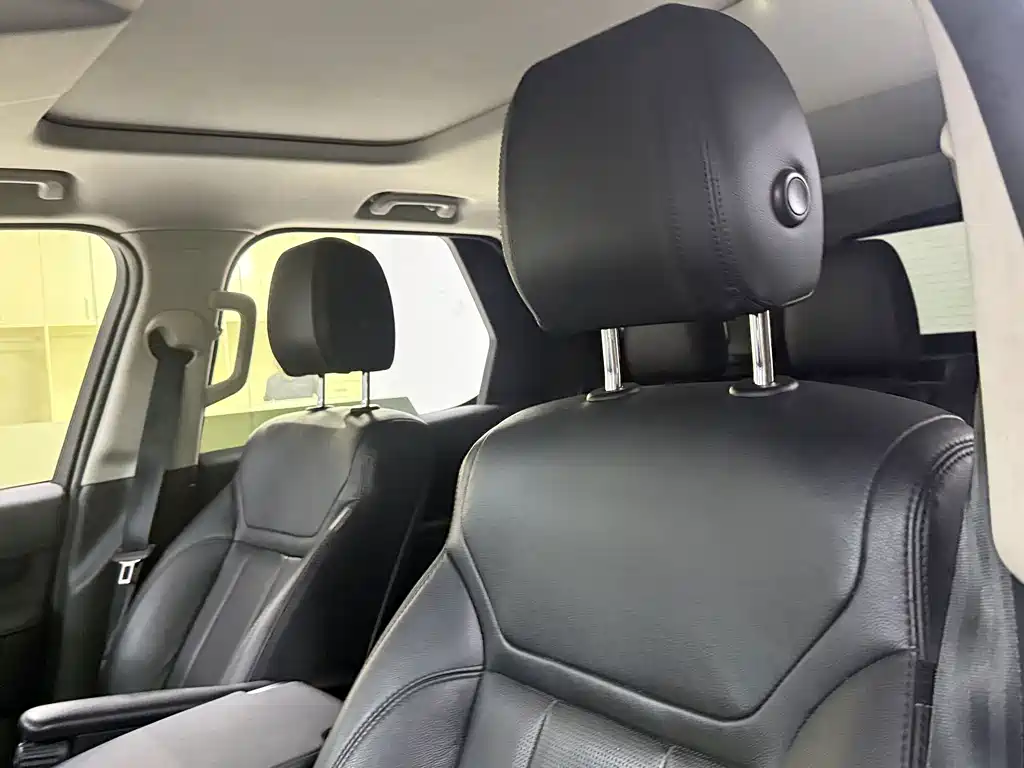 Land Rover Discovery — миниатюра 12