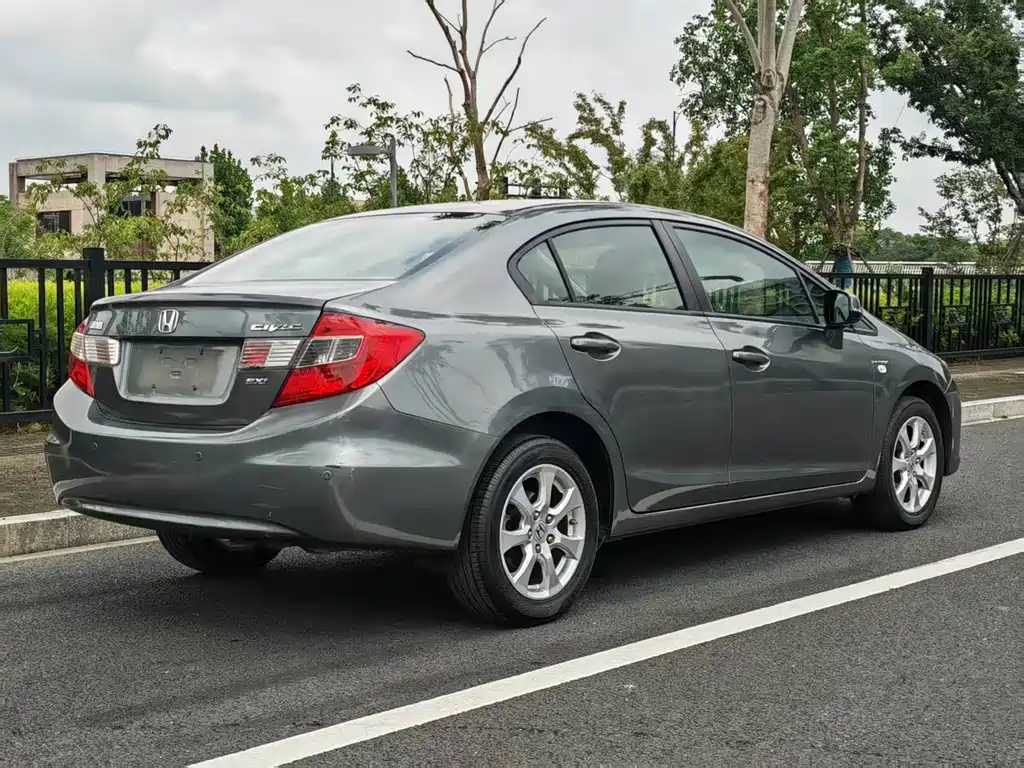 Honda Civic — миниатюра 9