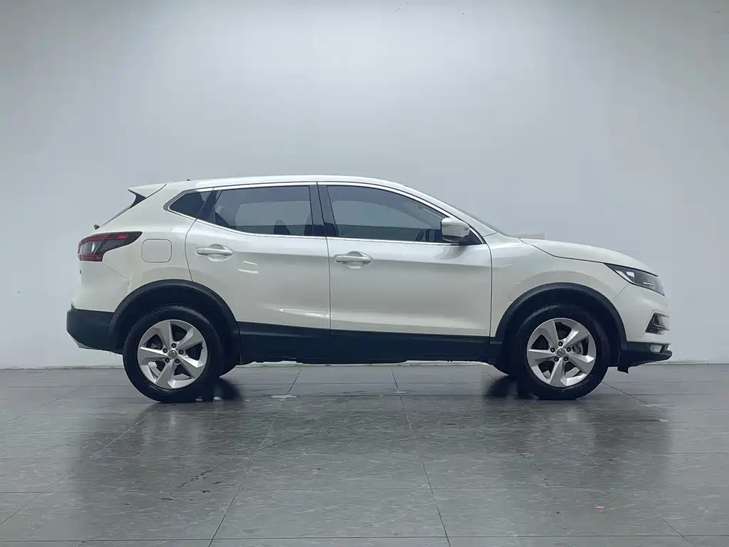 Nissan Qashqai — миниатюра 9