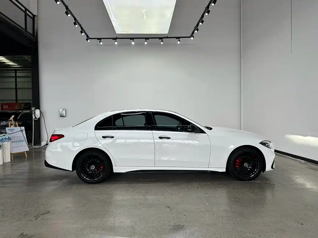 Mercedes-Benz C-Class — миниатюра 14