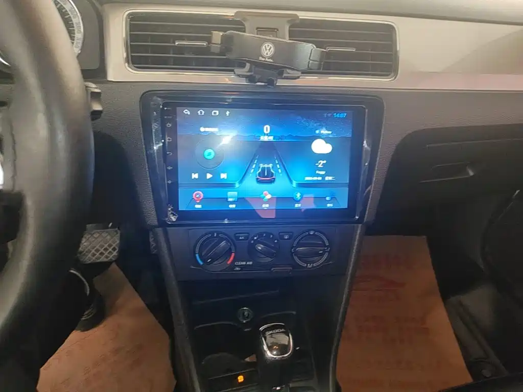 Skoda Rapid — миниатюра 13