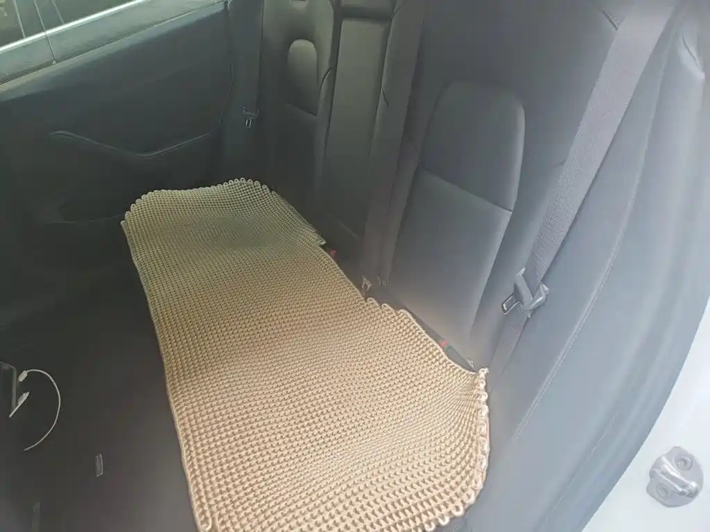 Tesla Model 3 — миниатюра 18