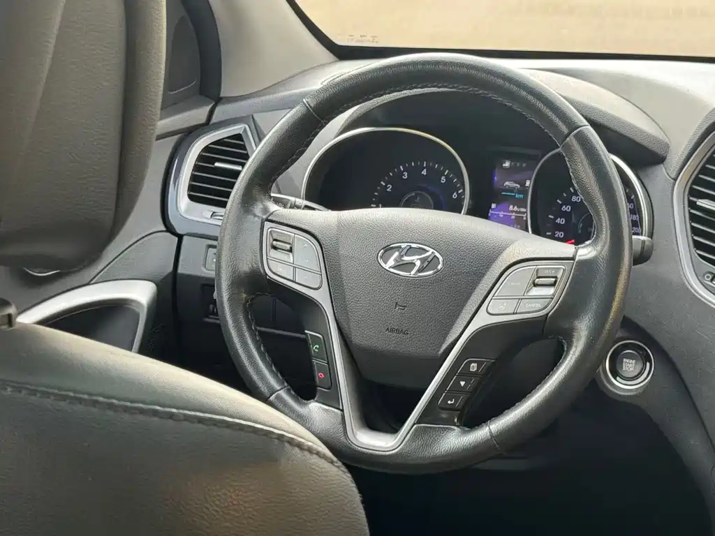 Hyundai Santa Fe — миниатюра 8