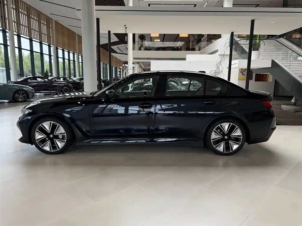 BMW i3 2024 eDrive 40 L