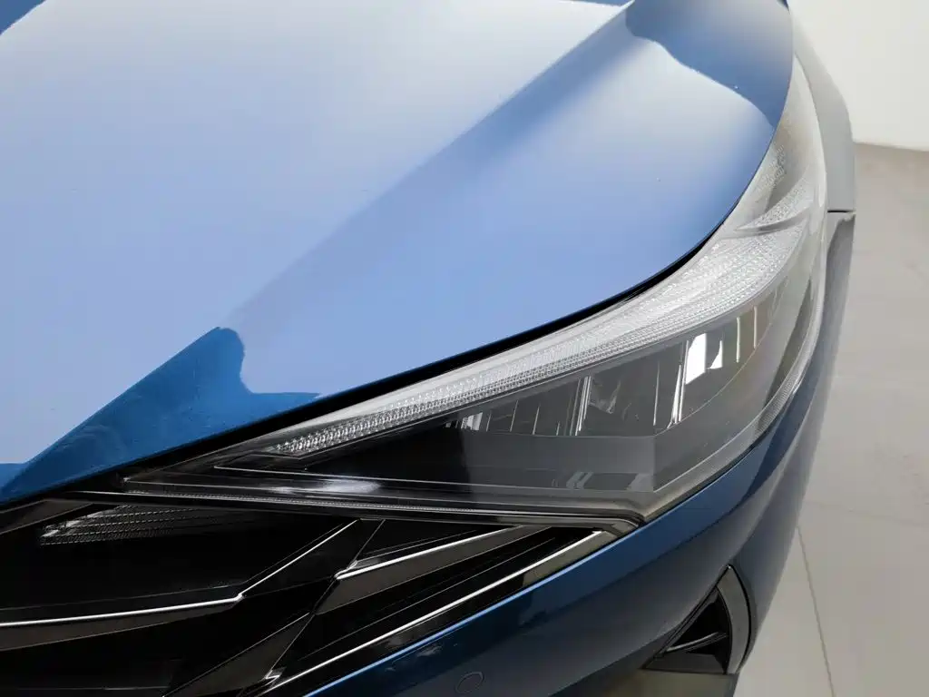 Hyundai Elantra — миниатюра 7
