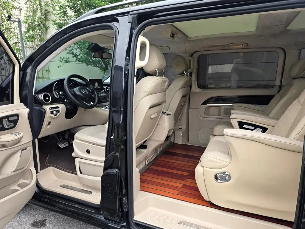 Mercedes-Benz V-Class V 2016 V 260 Luxury