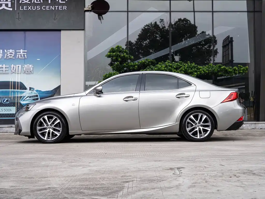 Lexus IS — миниатюра 4