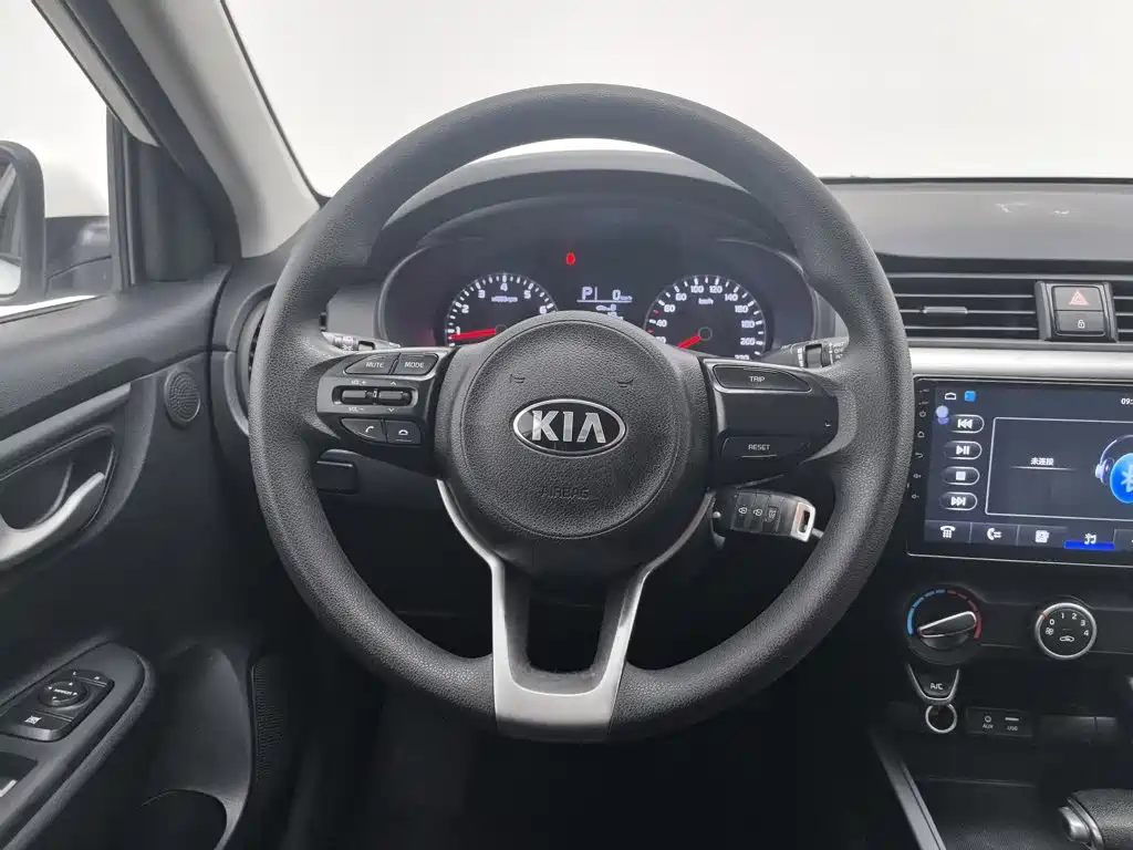 Kia K2 — миниатюра 11