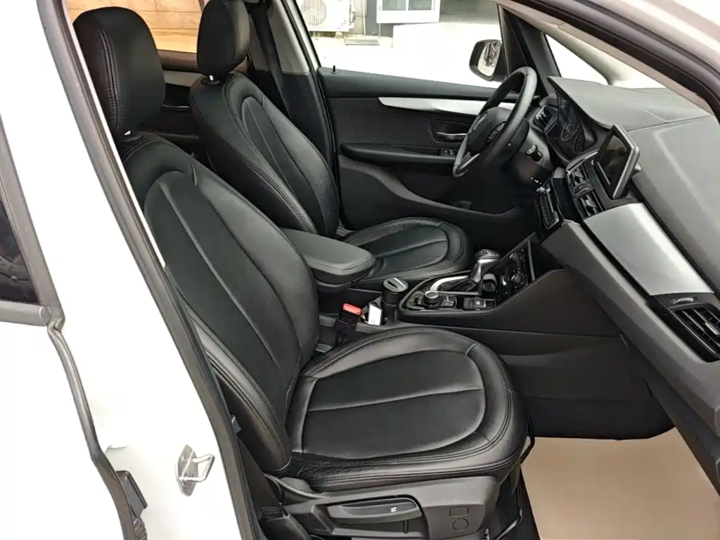 BMW 2 Series Active Tourer — миниатюра 25